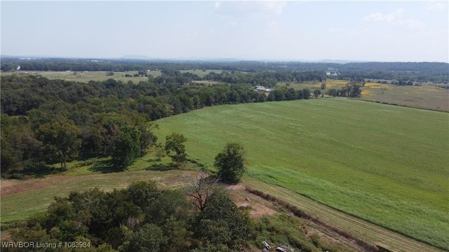 8979 Grand Prairie Road, Charleston, AR 72933