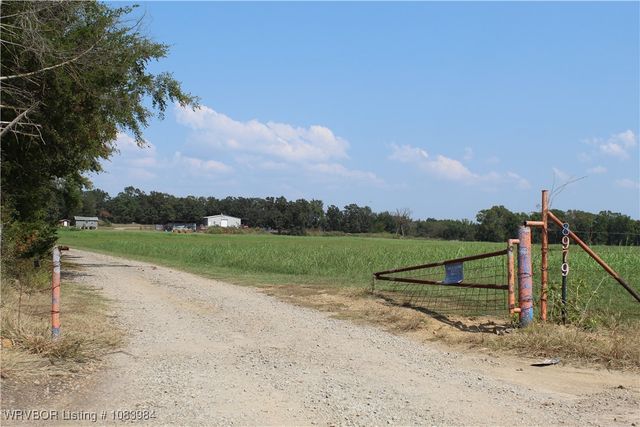 8979 Grand Prairie Road, Charleston, AR 72933