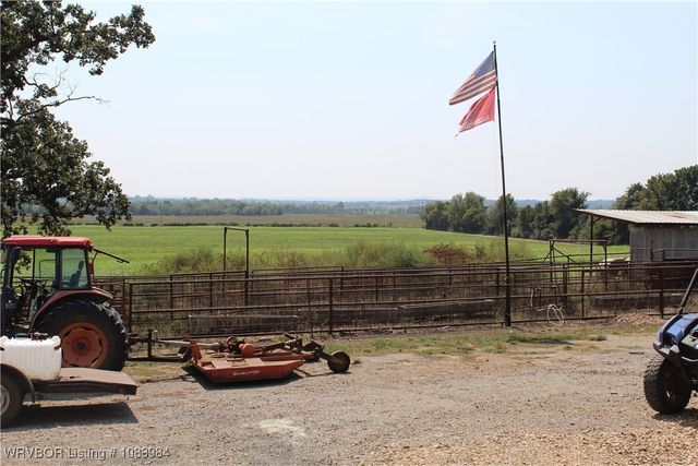 8979 Grand Prairie Road, Charleston, AR 72933