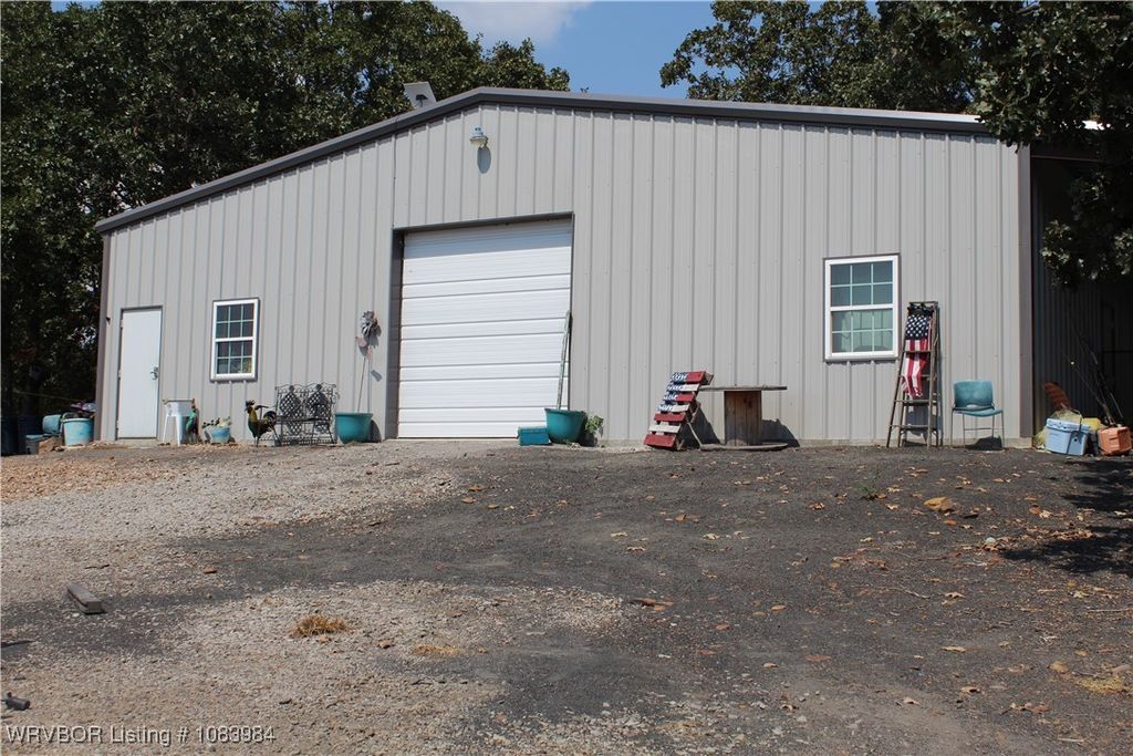 8979 Grand Prairie Road, Charleston, AR 72933