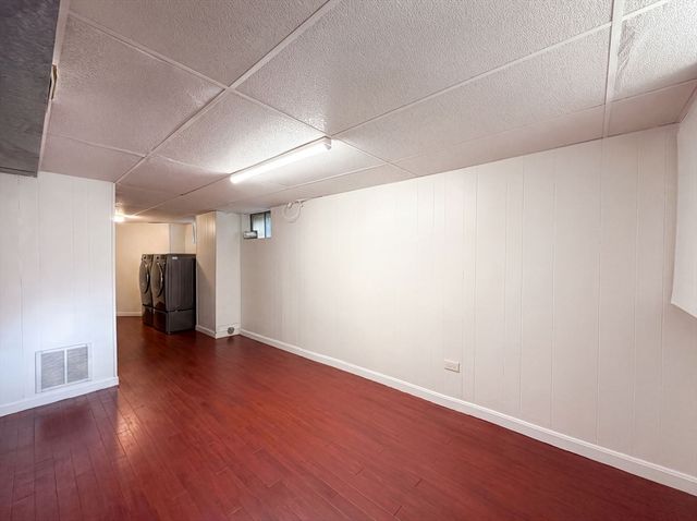 17 Vineyard St, Worcester, MA 01603