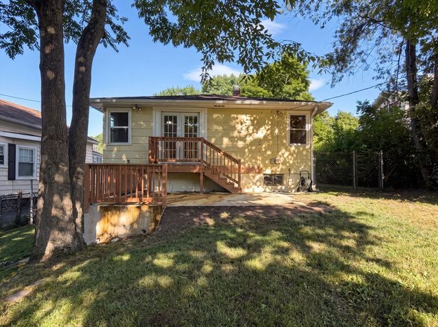 17 Vineyard St, Worcester, MA 01603