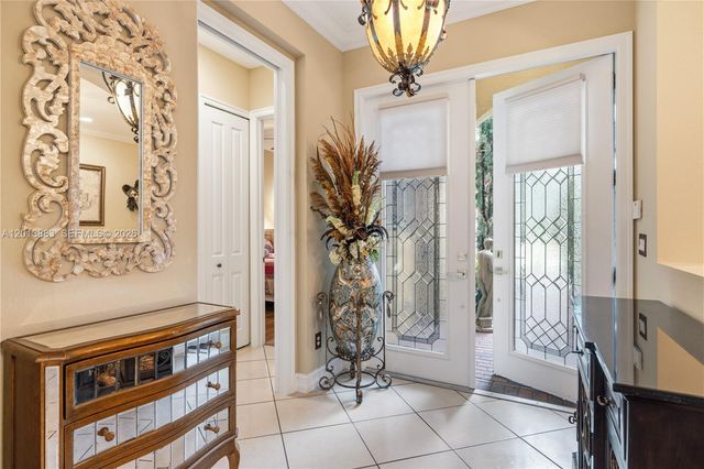 5574 49th Avenue, Vero Beach, FL 32967