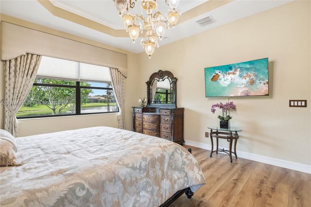5574 49th Avenue, Vero Beach, FL 32967