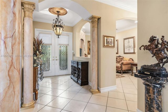 5574 49th Avenue, Vero Beach, FL 32967