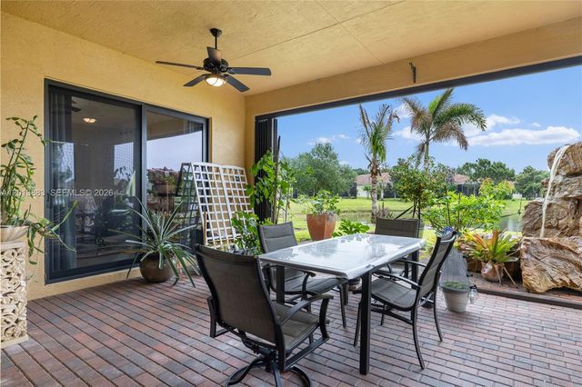 5574 49th Avenue, Vero Beach, FL 32967