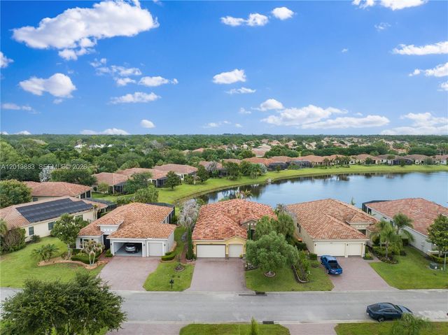 5574 49th Avenue, Vero Beach, FL 32967