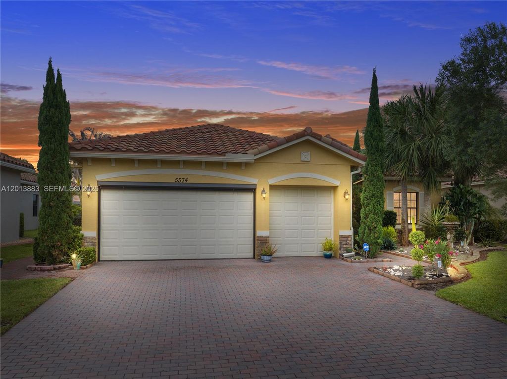 5574 49th Avenue, Vero Beach, FL 32967