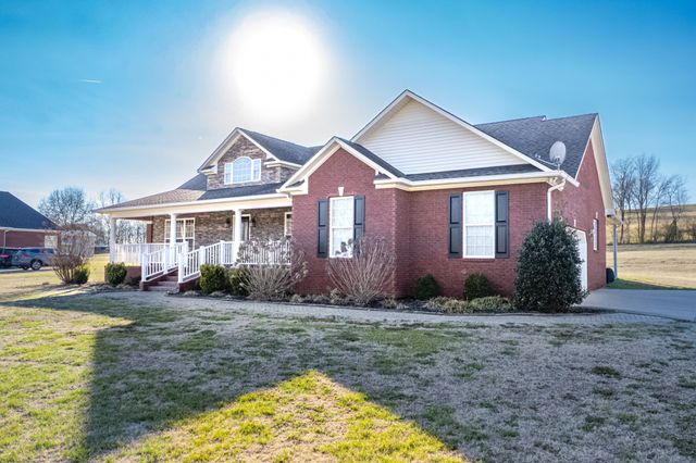 6774 Polk Ln, Columbia, TN 38401