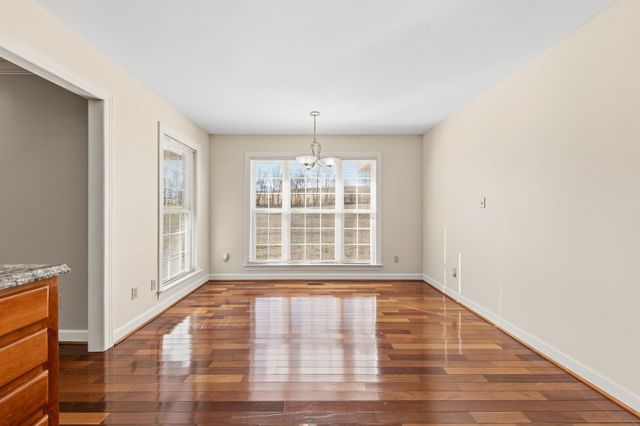 6774 Polk Ln, Columbia, TN 38401