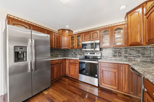 6774 Polk Ln, Columbia, TN 38401