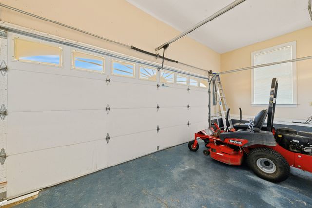 6774 Polk Ln, Columbia, TN 38401