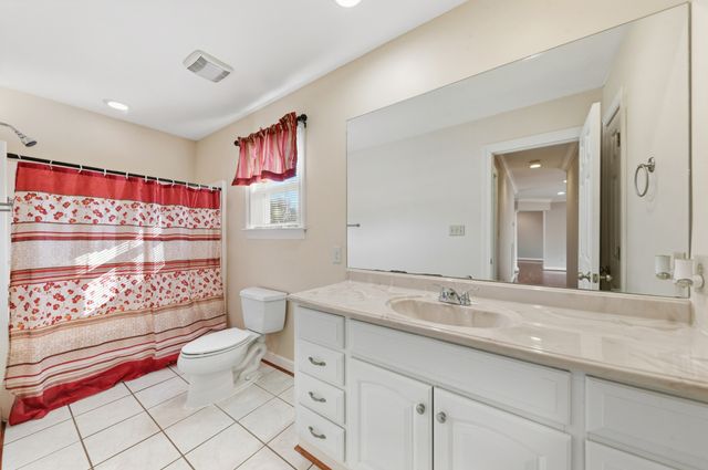 6774 Polk Ln, Columbia, TN 38401