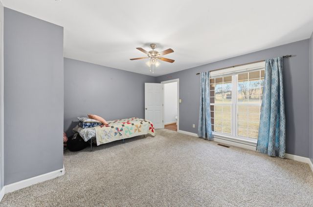 6774 Polk Ln, Columbia, TN 38401