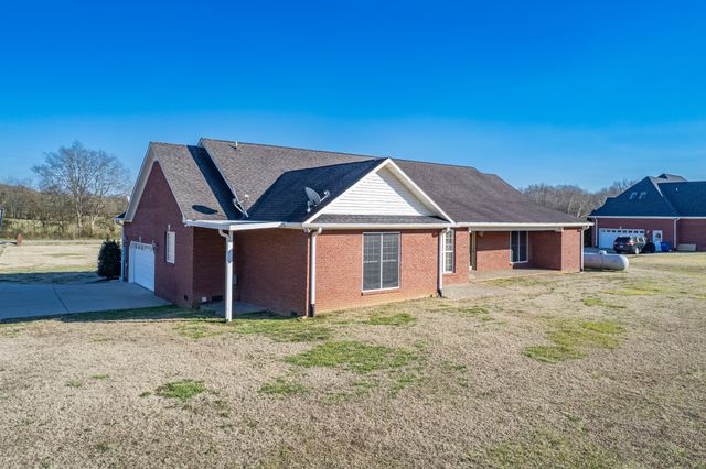 6774 Polk Ln, Columbia, TN 38401