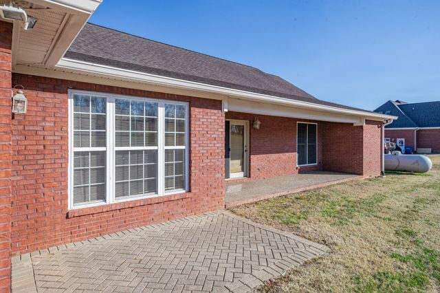 6774 Polk Ln, Columbia, TN 38401