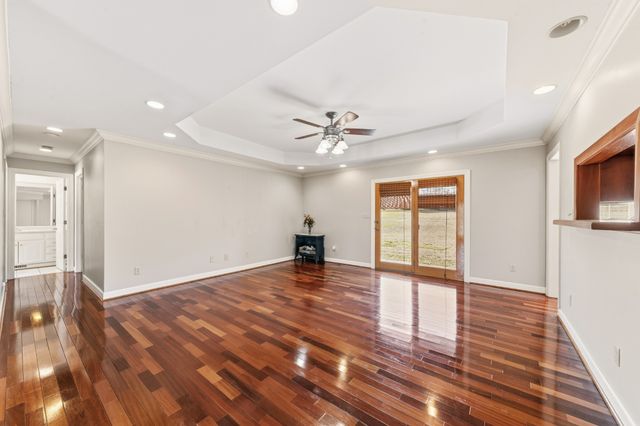 6774 Polk Ln, Columbia, TN 38401