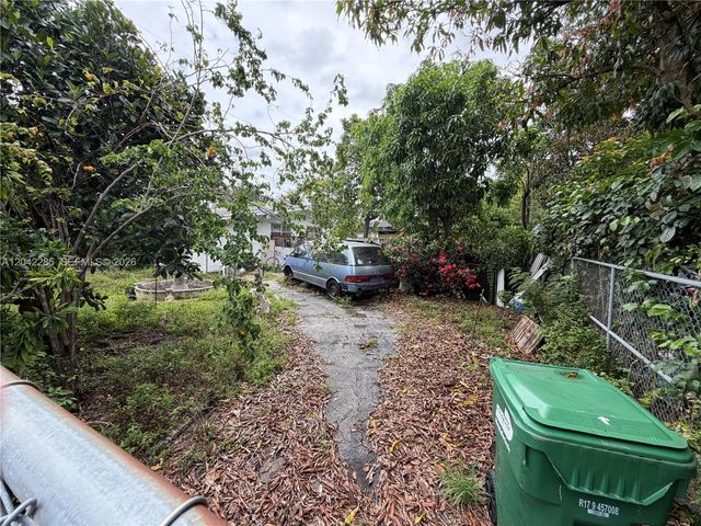 16225 NE 2nd Ave, Miami, FL 33162