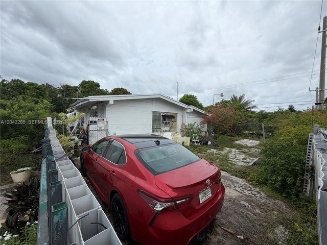 16225 NE 2nd Ave, Miami, FL 33162