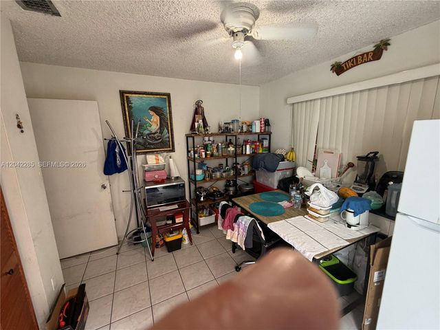 16225 NE 2nd Ave, Miami, FL 33162