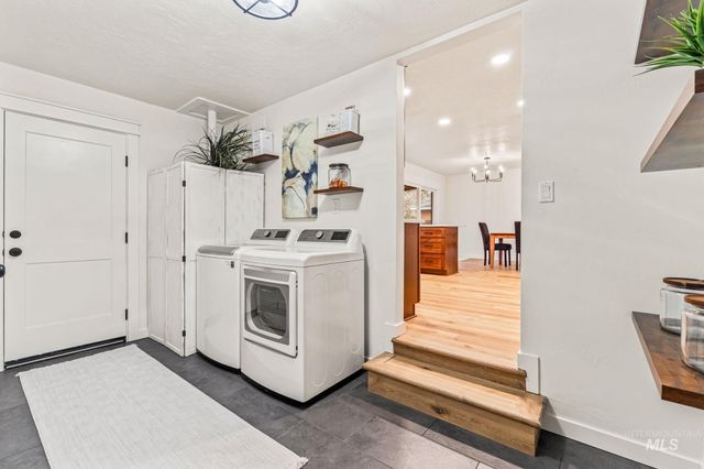 1715 S 10th Ave, Caldwell, ID 83605