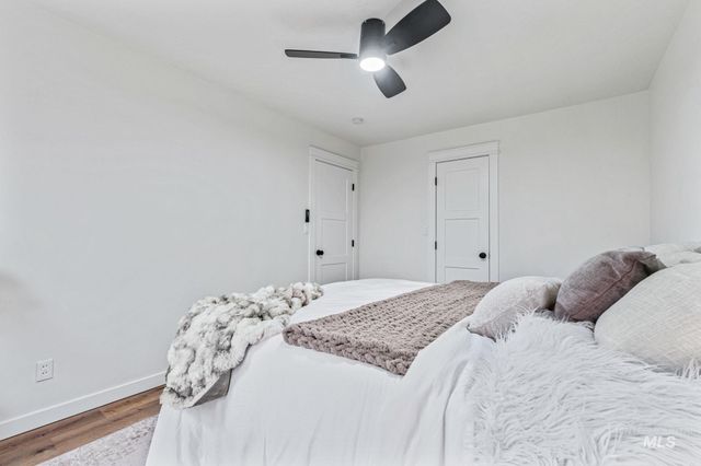 1715 S 10th Ave, Caldwell, ID 83605