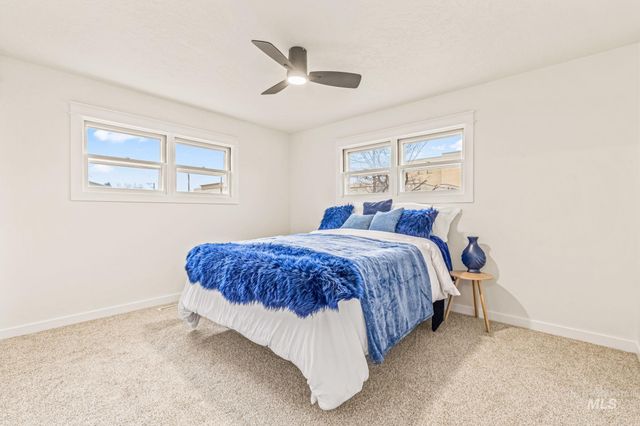 1715 S 10th Ave, Caldwell, ID 83605