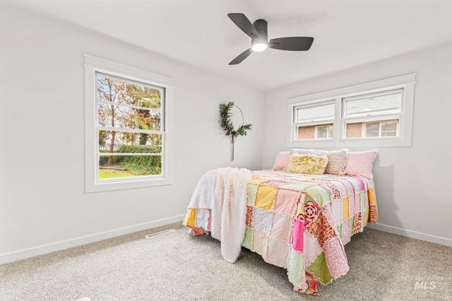 1715 S 10th Ave, Caldwell, ID 83605