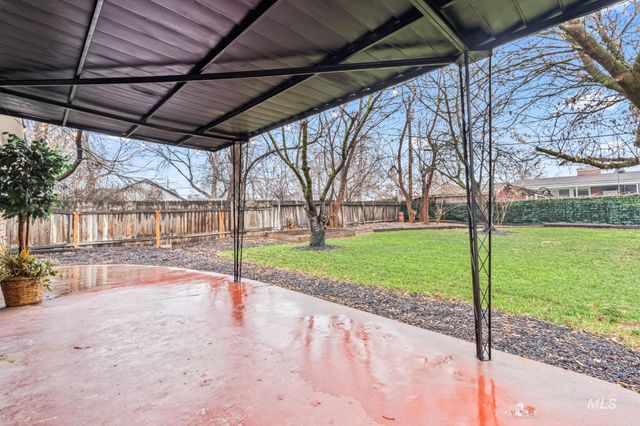 1715 S 10th Ave, Caldwell, ID 83605