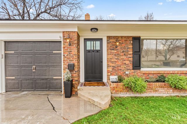 1715 S 10th Ave, Caldwell, ID 83605