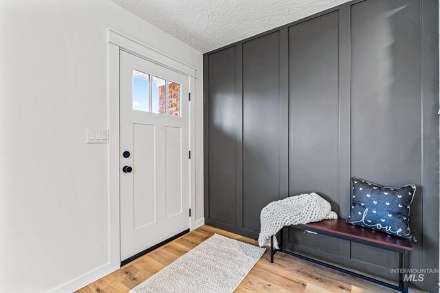 1715 S 10th Ave, Caldwell, ID 83605