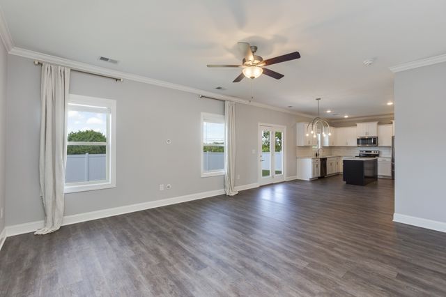 606 Bella Ct, Lebanon, TN 37087