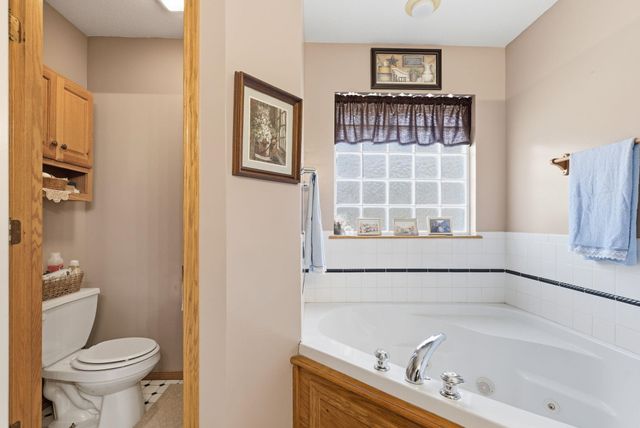 1734 Lakeland Ct, El Dorado, KS 67042