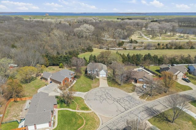 1734 Lakeland Ct, El Dorado, KS 67042