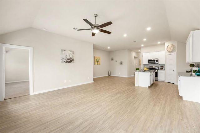723 Larkspur Shadow Drive, Magnolia, TX 77354