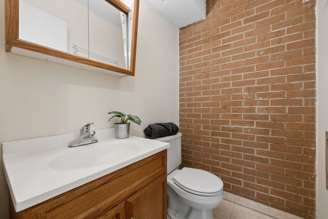7432 Washington Street 202, Forest Park, IL 60130