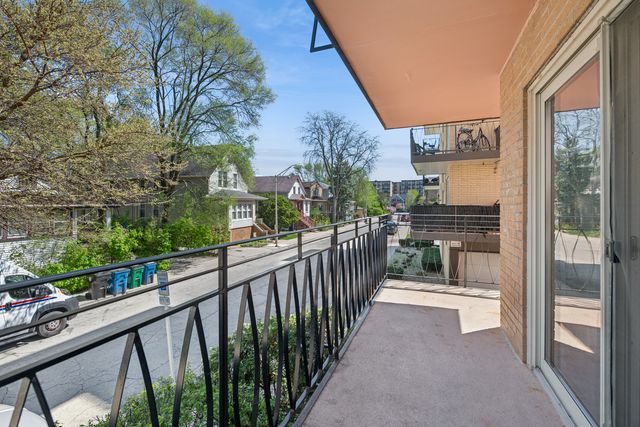 7432 Washington Street 202, Forest Park, IL 60130