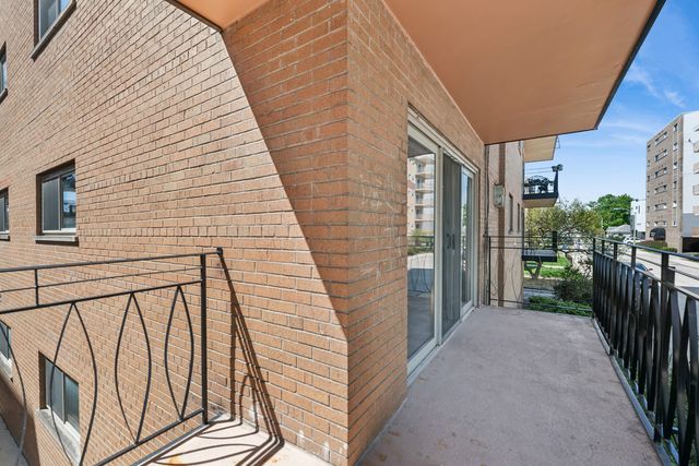 7432 Washington Street 202, Forest Park, IL 60130