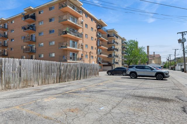 7432 Washington Street 202, Forest Park, IL 60130