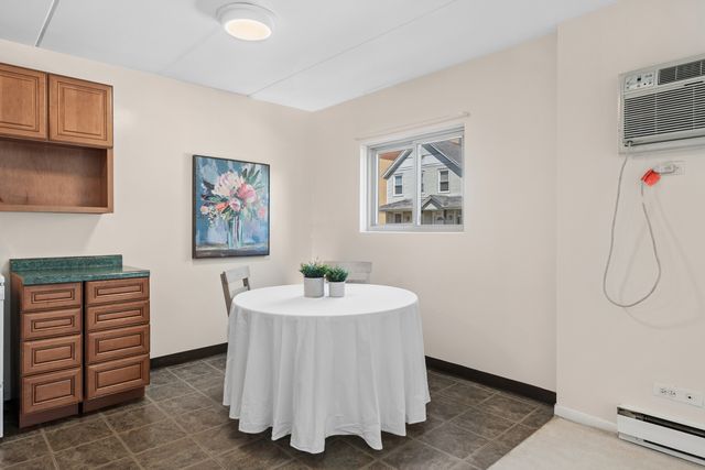 7432 Washington Street 202, Forest Park, IL 60130