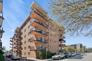 7432 Washington Street 202, Forest Park, IL 60130
