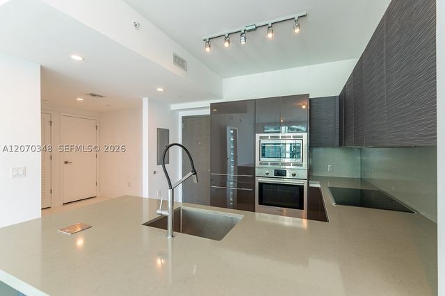 1080 Brickell Ave 3207, Miami, FL 33131