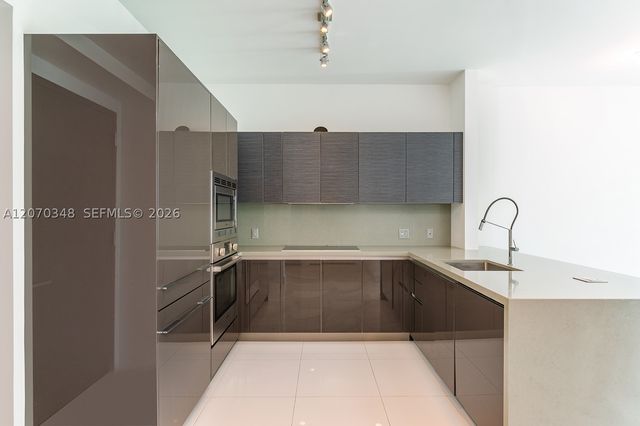 1080 Brickell Ave 3207, Miami, FL 33131