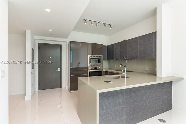 1080 Brickell Ave 3207, Miami, FL 33131