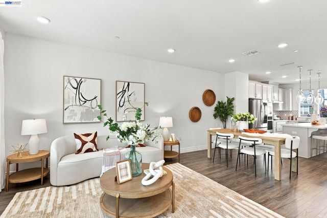 3943 Summit Rd, Dublin, CA 94568