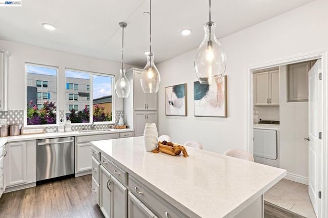 3943 Summit Rd, Dublin, CA 94568