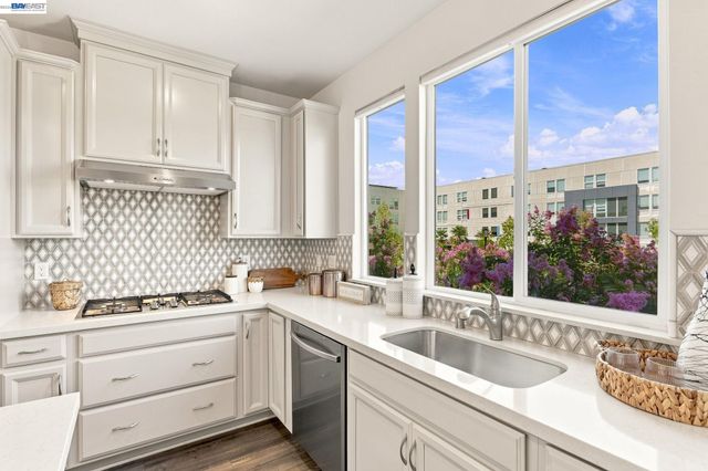 3943 Summit Rd, Dublin, CA 94568