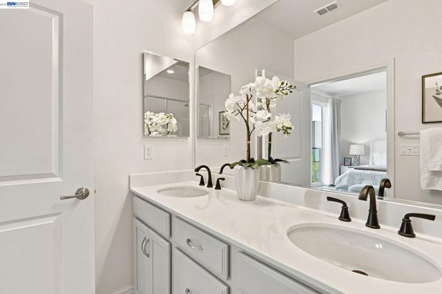 3943 Summit Rd, Dublin, CA 94568