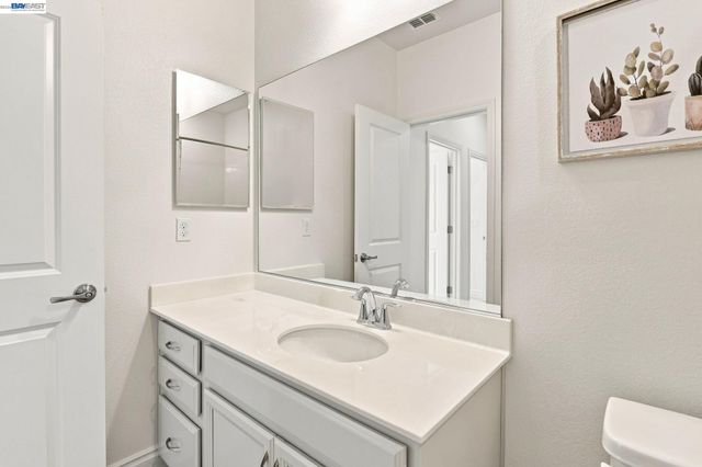 3943 Summit Rd, Dublin, CA 94568