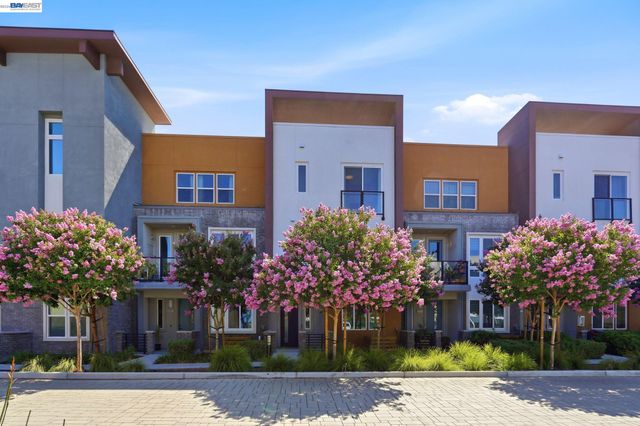 3943 Summit Rd, Dublin, CA 94568